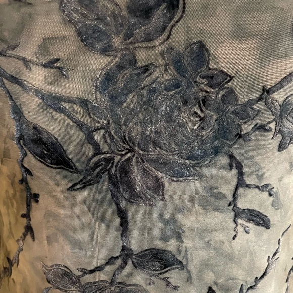 Buffalo The Buckle Velvet Floral Bodysuit - Picture 9 of 10